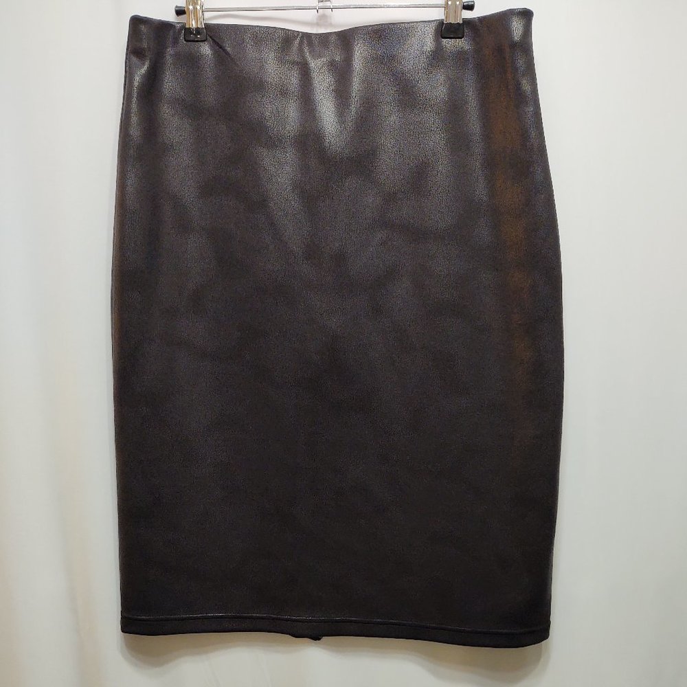 Lena Gabrielle Pebble Effect Skirt Back Zip Detail
